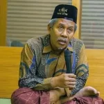 KH. MARZUKI MUSTAMAR, ULAMA CERDAS, SEDERHANA DAN BERSAHAJA