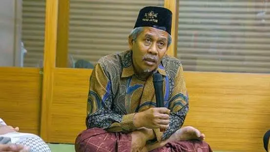 KH. MARZUKI MUSTAMAR, ULAMA CERDAS, SEDERHANA DAN BERSAHAJA