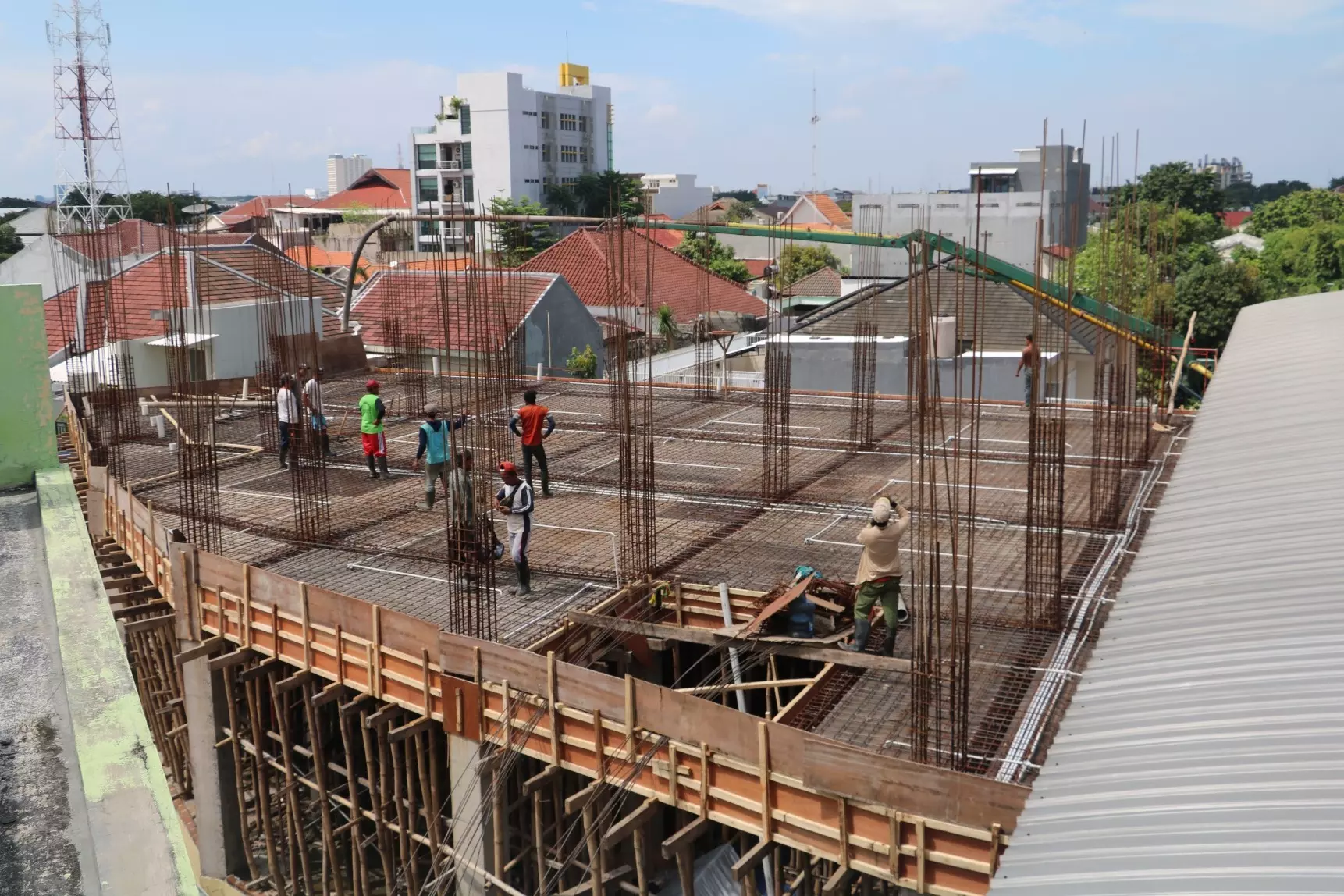 PEMBANGUNAN LANTAI 2 GEDUNG AT-TIEN 2