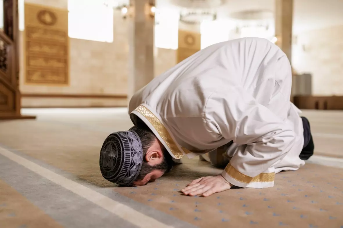 HIDUP DENGAN KERIDHOAN ALLAH SWT