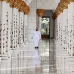 BERSANDING DENGAN ULAMA
