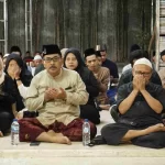 YASINAN DAN DO’A BERSAMA DI MAKAM SUNAN AMPEL: DO’AKAN PARA DONATUR AL-JIHAD SURABAYA