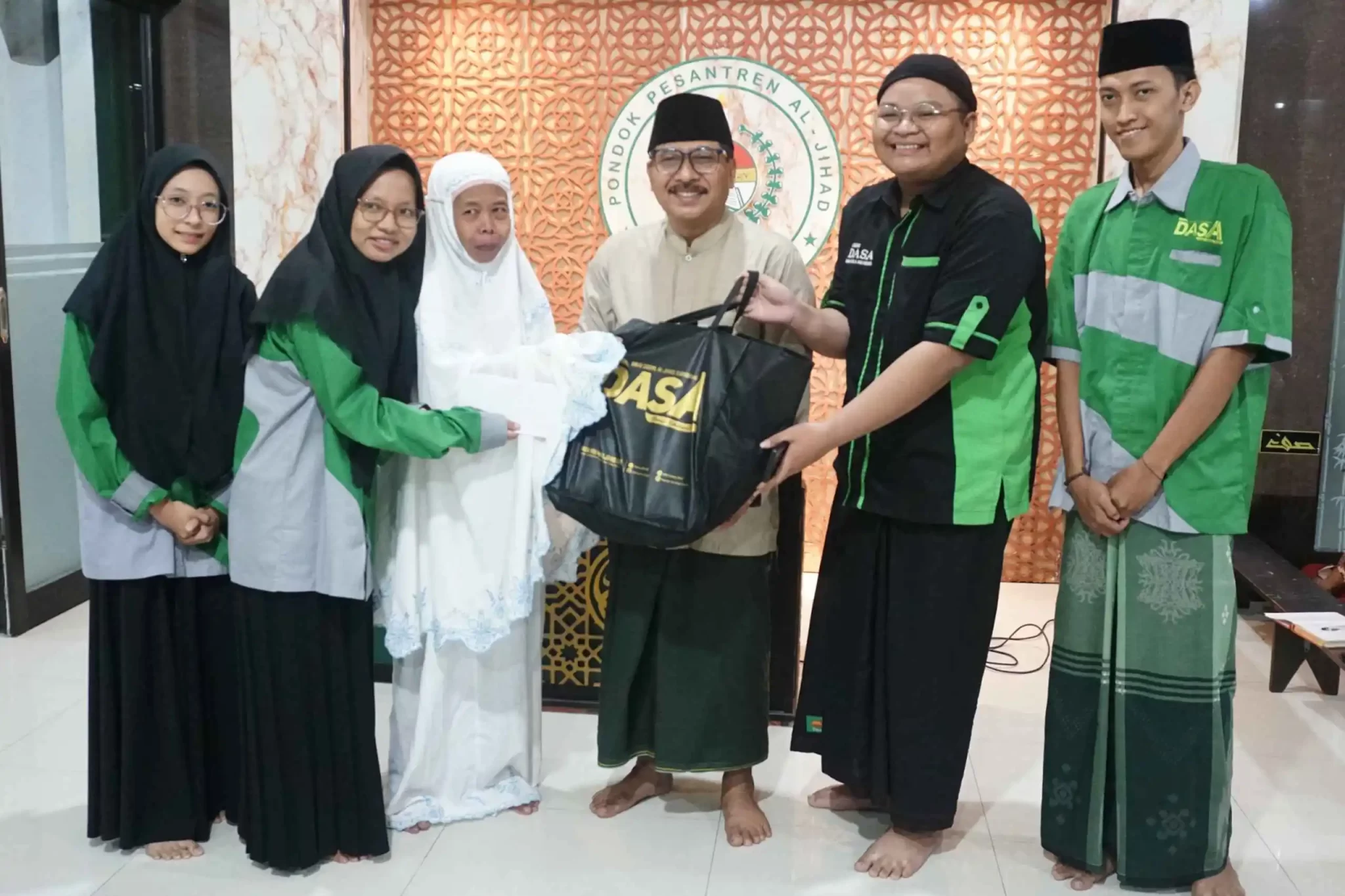 DANA SOSIAL AL-JIHAD BERBAGI, TUMBUHKAN RASA PEDULI