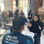 Mengal-Qurankan Masyarakat, Memasyarakatkan Al-Qur’an