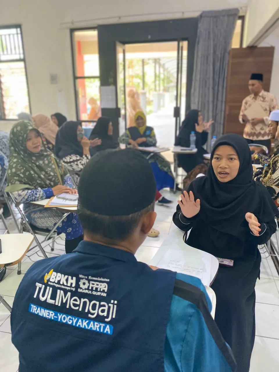 Mengal-Qurankan Masyarakat, Memasyarakatkan Al-Qur’an: Gerakan Qur’an Isyarat dari Tuli Mengaji Indonesia